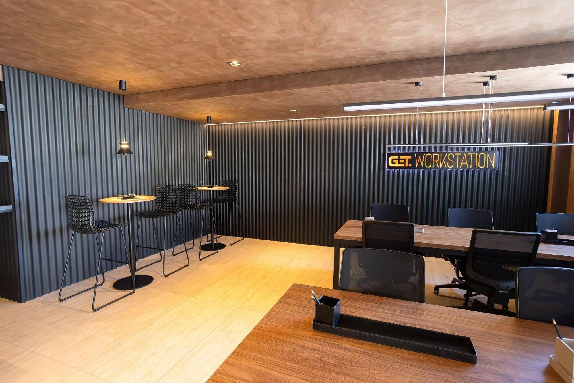 Get By Side #702 - Estudio Moderno Por Carpediem